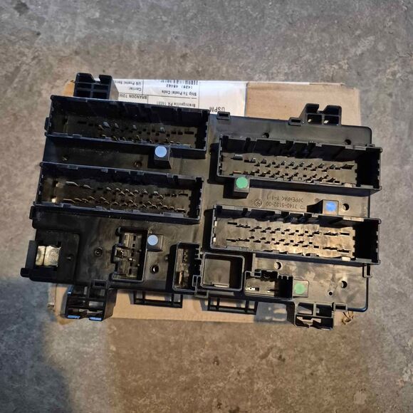 ENGINE FUSE BOX FOR 2016-19, 3.0L DODGE RAM 1500 P68322374AB B OEM - New - Picture 5 of 9